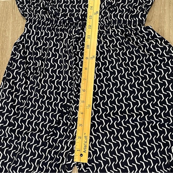 Enfocus Studio Women’s Navy Blue and White Pattern Jumpsuit, Size 4 - Picture 6 of 8